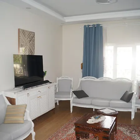 Hibe Dede Apartment *