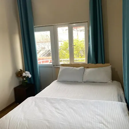 Hibe Dede Apartment *